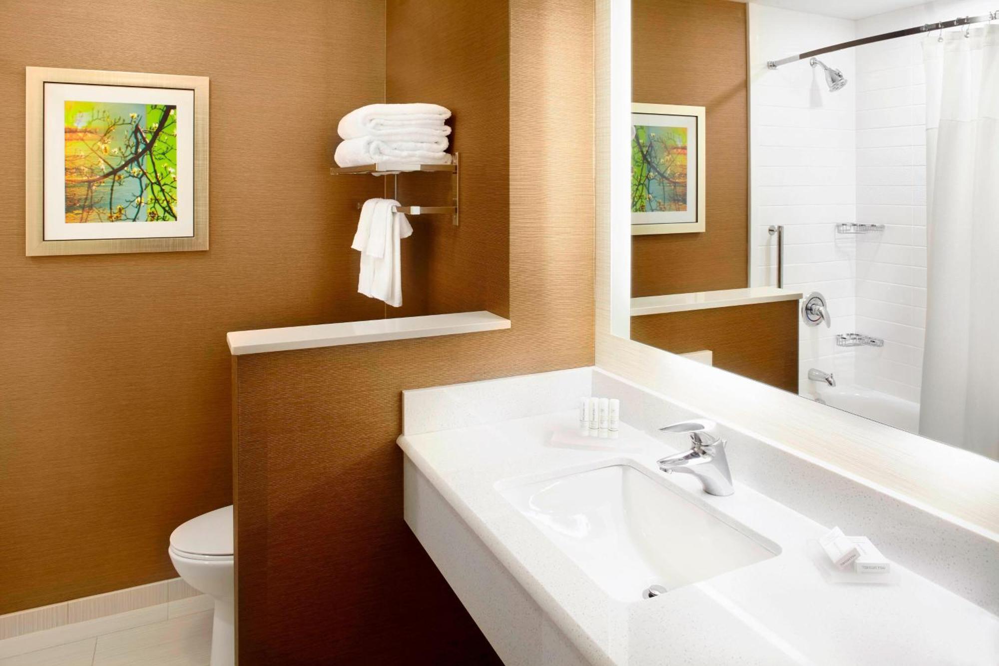 Fairfield By Marriott Inn & Suites Wheeling At The Highlands Triadelphia Экстерьер фото