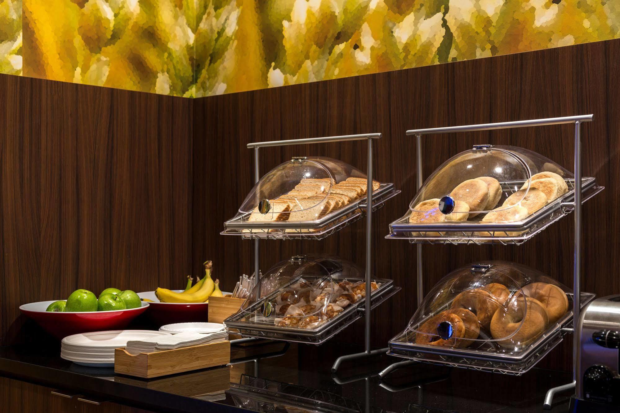 Fairfield By Marriott Inn & Suites Wheeling At The Highlands Triadelphia Экстерьер фото